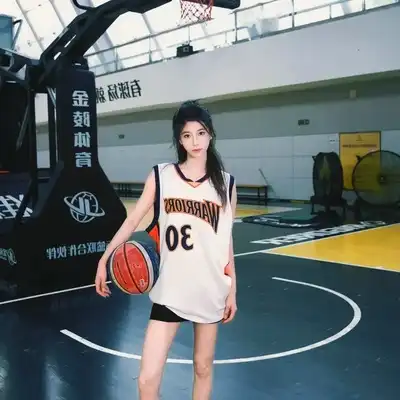 许彤